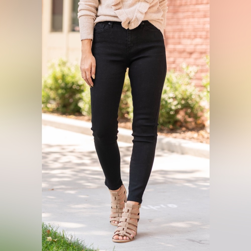 KanCan Norwich High Rise Black Skinny Pants Size 7.